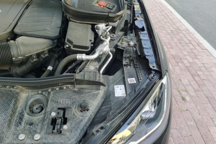 Used Mercedes-Benz GLE 2024 GLE 350 4MATIC Stylish Model Engine Bay Left