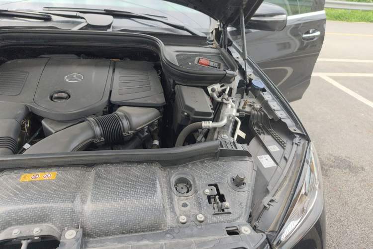 Used Mercedes-Benz GLE 2024 Refreshed GLE 350 4MATIC Stylish Edition Engine Bay Left