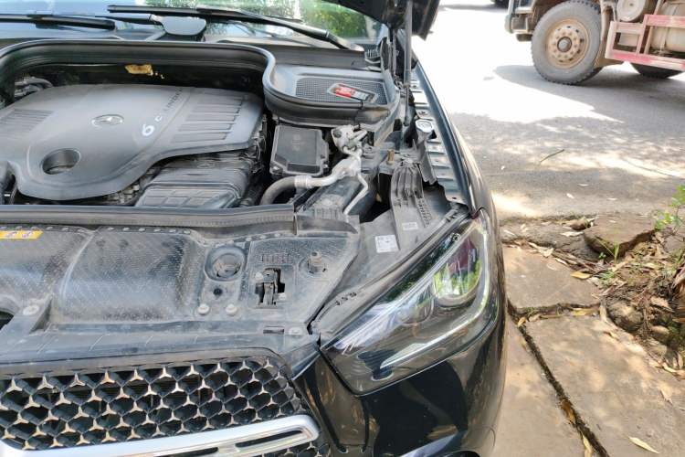 Used Mercedes-Benz GLE 2024 GLE 450 4MATIC Stylish Model Engine Bay Left