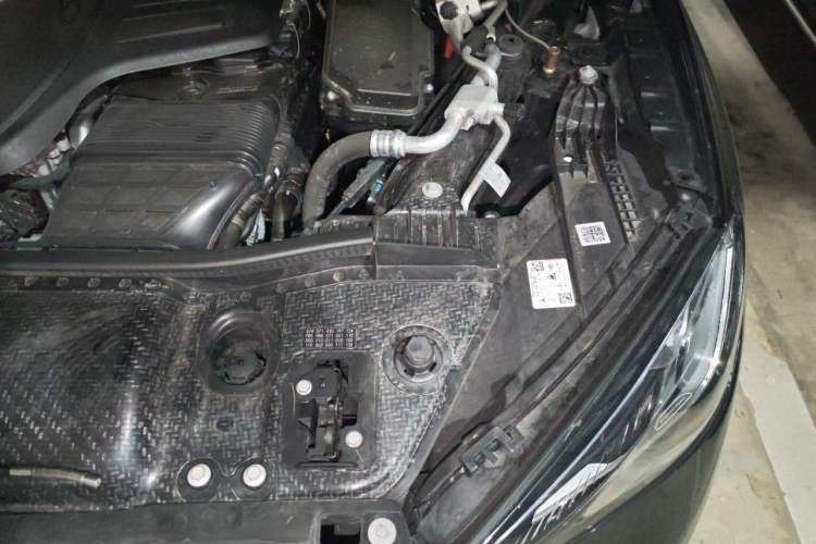 Used Mercedes-Benz GLE 2024 GLE 450 4MATIC Stylish Model Engine Bay Left