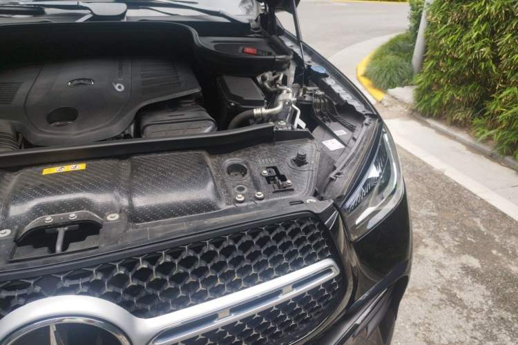 Used Mercedes-Benz GLE 2024 GLE 450 4MATIC Stylish Model Engine Bay Left