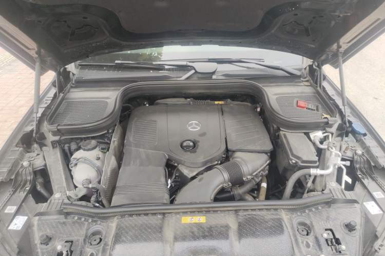 Used Mercedes-Benz GLE 2024 GLE 350 4MATIC Stylish Model Engine Bay