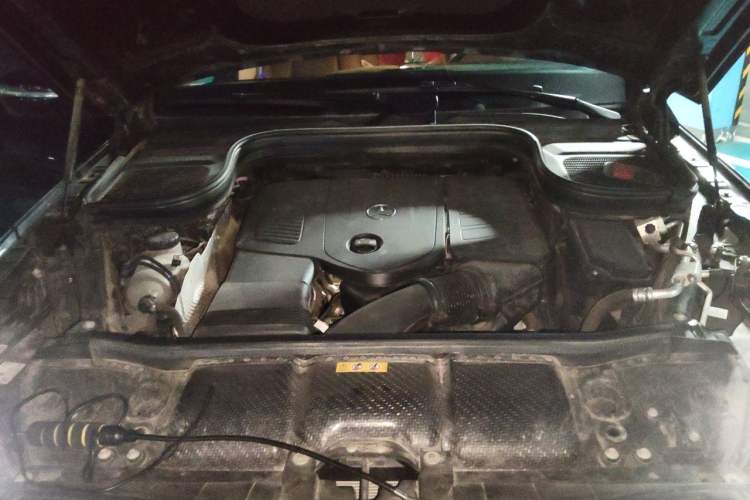 Used Mercedes-Benz GLE 2024 GLE 350 4MATIC Dynamic Edition Engine Bay
