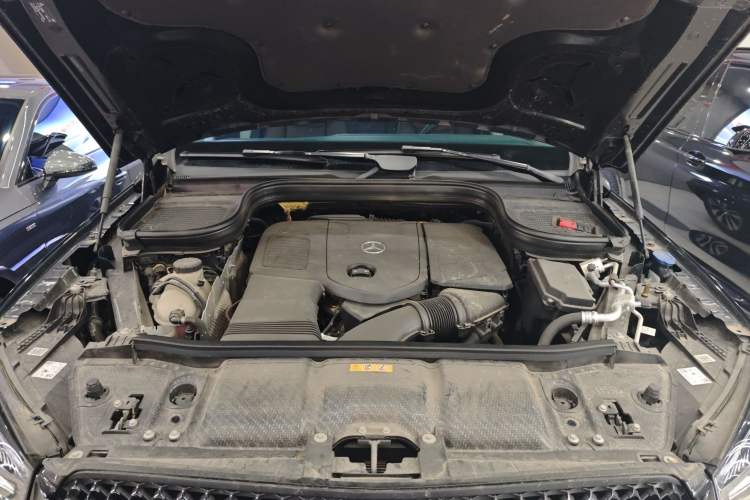 Used Mercedes-Benz GLE 2024 GLE 350 4MATIC Stylish Model Engine Bay