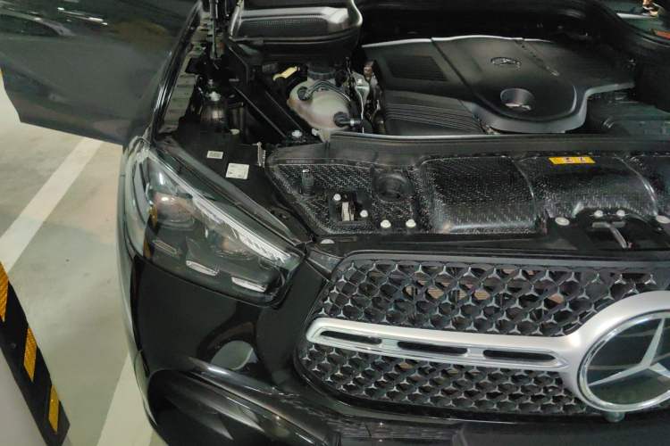 Used Mercedes-Benz GLE 2024 GLE 450 4MATIC Luxury Model Engine Bay Right