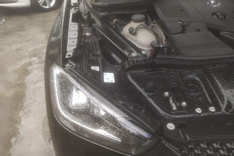 Used Mercedes-Benz GLE 2024 GLE 350 4MATIC Stylish Model Engine Bay Right