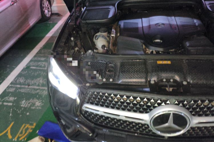 Used Mercedes-Benz GLE 2024 GLE 450 4MATIC Luxury Model Engine Bay Right