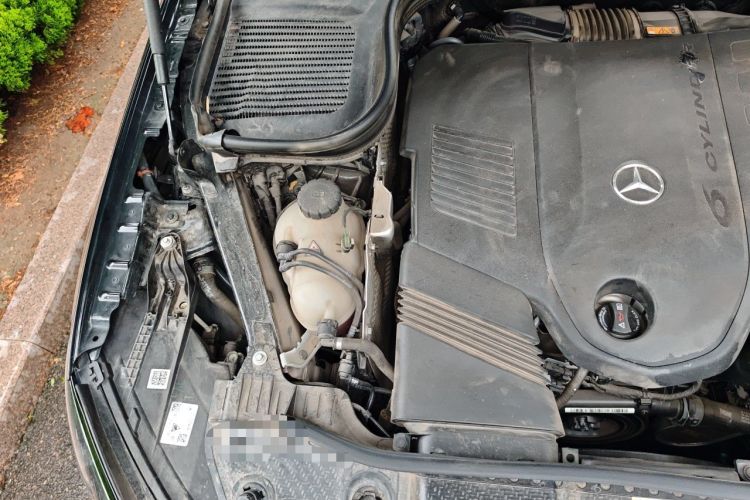 Used Mercedes-Benz GLE 2024 GLE 450 4MATIC Stylish Model Engine Bay Right