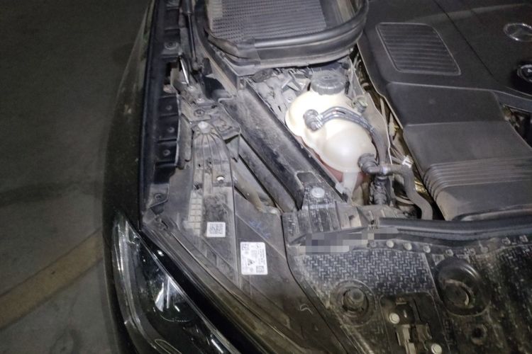 Used Mercedes-Benz GLE 2024 GLE 350 4MATIC Dynamic Edition Engine Bay Right
