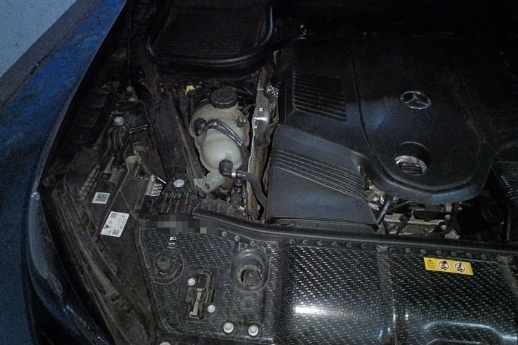 Used Mercedes-Benz GLE 2024 GLE 450 4MATIC Luxury Model Engine Bay Right
