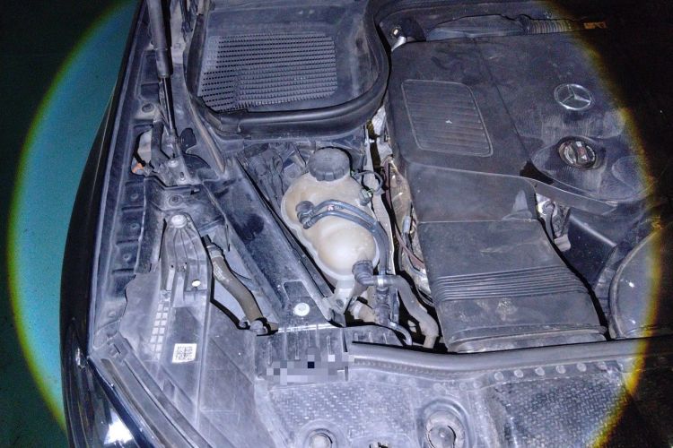 Used Mercedes-Benz GLE 2024 GLE 350 4MATIC Dynamic Edition Engine Bay Right