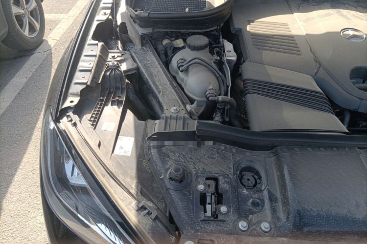 Used Mercedes-Benz GLE 2024 GLE 450 4MATIC Stylish Model Engine Bay Right