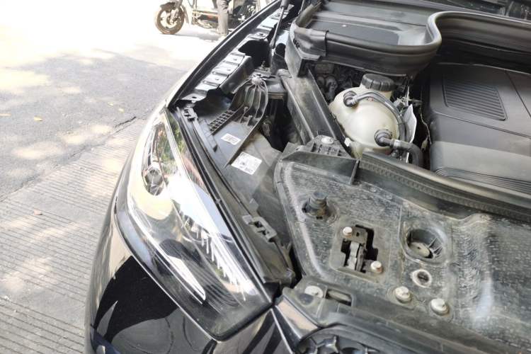 Used Mercedes-Benz GLE 2024 GLE 350 4MATIC Stylish Model Engine Bay Right