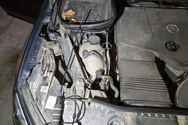 Used Mercedes-Benz GLE 2024 GLE 350 4MATIC Stylish Model Engine Bay Right