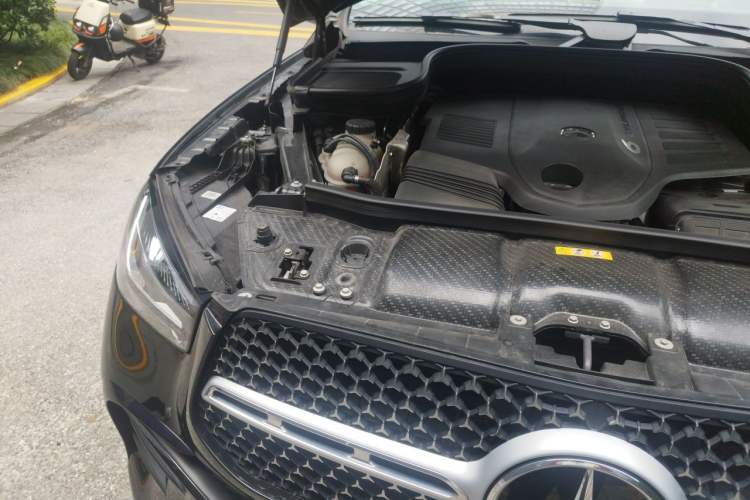 Used Mercedes-Benz GLE 2024 GLE 450 4MATIC Stylish Model Engine Bay Right