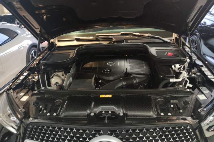 Used Mercedes-Benz GLE 2024 GLE 350 4MATIC Stylish Model Engine Bay