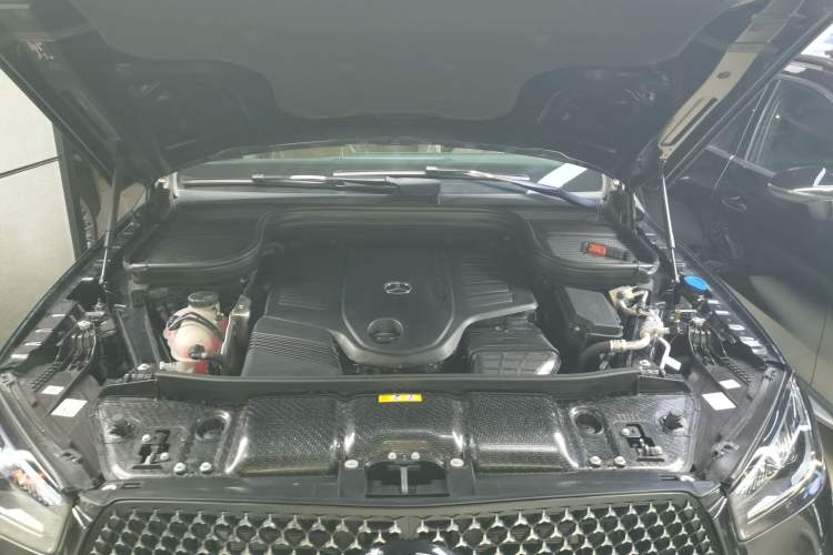 Used Mercedes-Benz GLE 2024 GLE 450 4MATIC Stylish Model Engine Bay