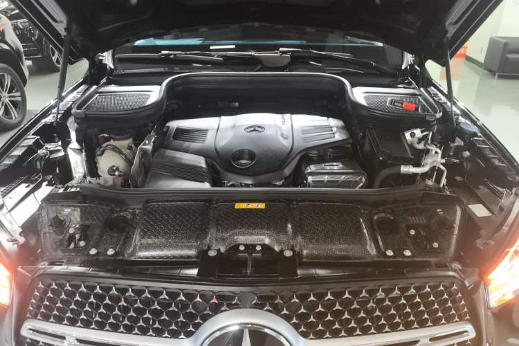 Used Mercedes-Benz GLE 2024 GLE 450 4MATIC Luxury Model Engine Bay