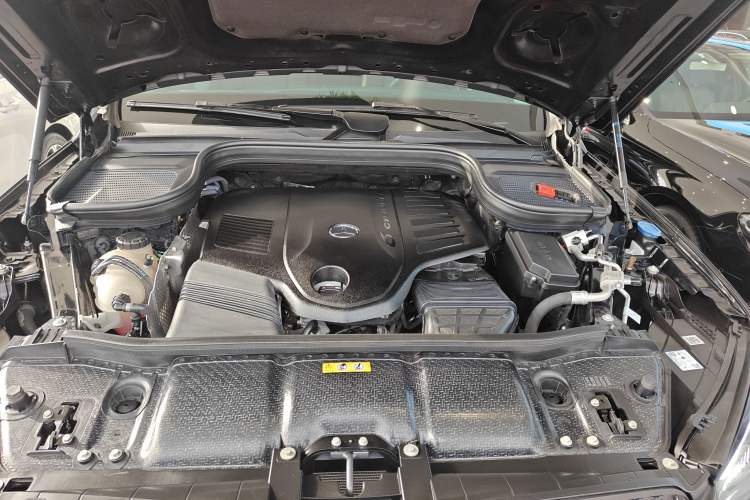 Used Mercedes-Benz GLE 2024 GLE 450 4MATIC Stylish Model Engine Bay