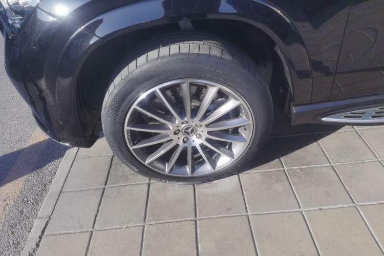 Used Mercedes-Benz GLE 2024 GLE 450 4MATIC Luxury Model Exterior 3