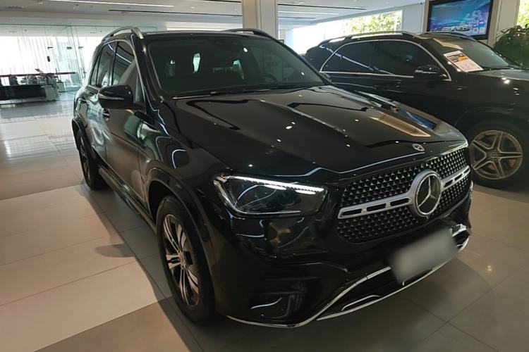 Used Mercedes-Benz GLE 2024 GLE 350 4MATIC Stylish Model Front Right 45 Deg