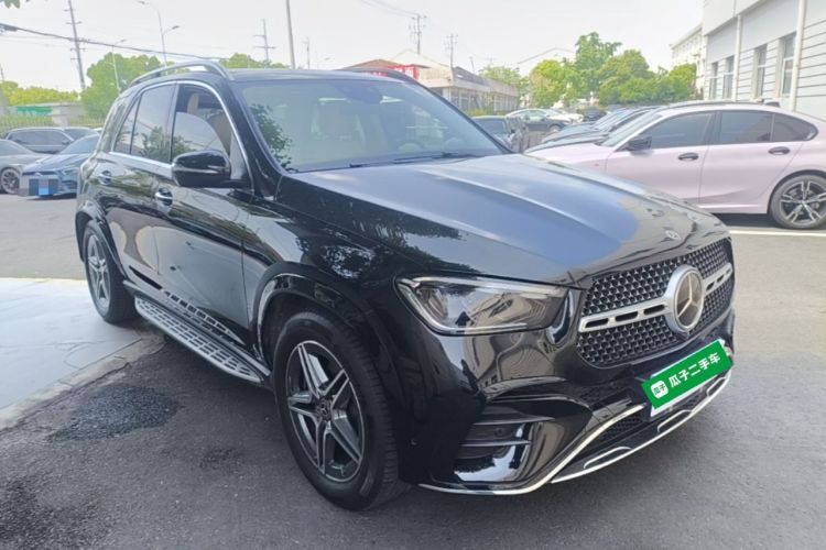 Used Mercedes-Benz GLE 2024 GLE 450 4MATIC Stylish Model Front Right 45 Deg