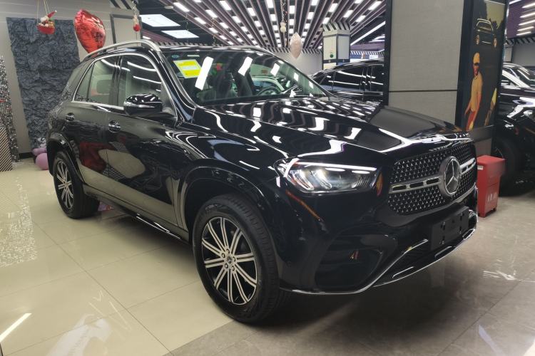 Used Mercedes-Benz GLE 2024 Refreshed GLE 350 4MATIC Stylish Edition Front Right 45 Deg