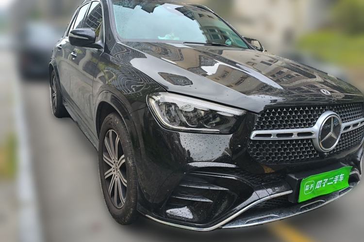 Used Mercedes-Benz GLE 2024 Refreshed GLE 350 4MATIC Stylish Edition Front Right 45 Deg