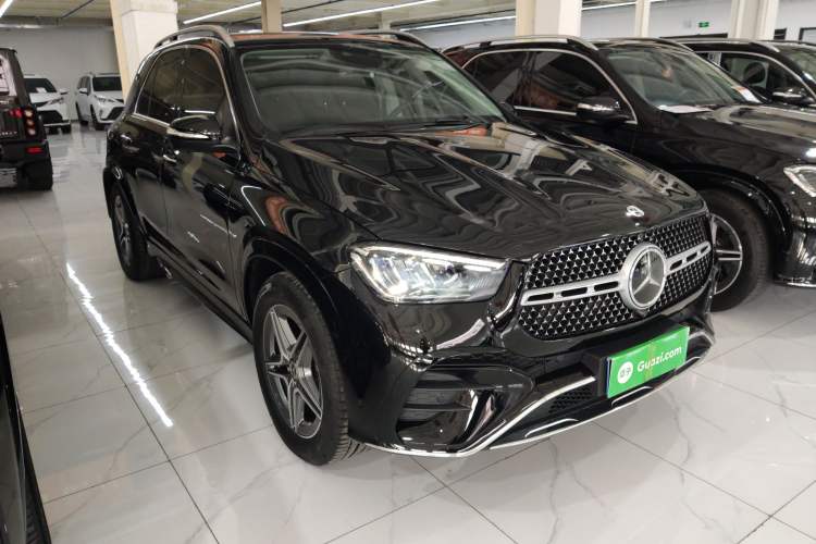 Used Mercedes-Benz GLE 2024 GLE 450 4MATIC Stylish Model Front Right 45 Deg