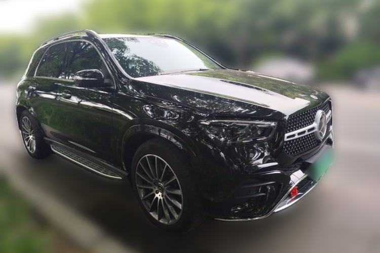 Used Mercedes-Benz GLE 2024 GLE 450 4MATIC Luxury Model Front Right 45 Deg