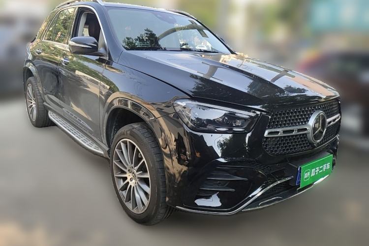 Used Mercedes-Benz GLE 2024 GLE 450 4MATIC Luxury Model Front Right 45 Deg