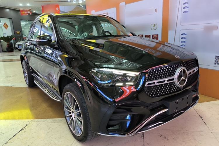 Used Mercedes-Benz GLE 2024 GLE 450 4MATIC Luxury Model Front Right 45 Deg