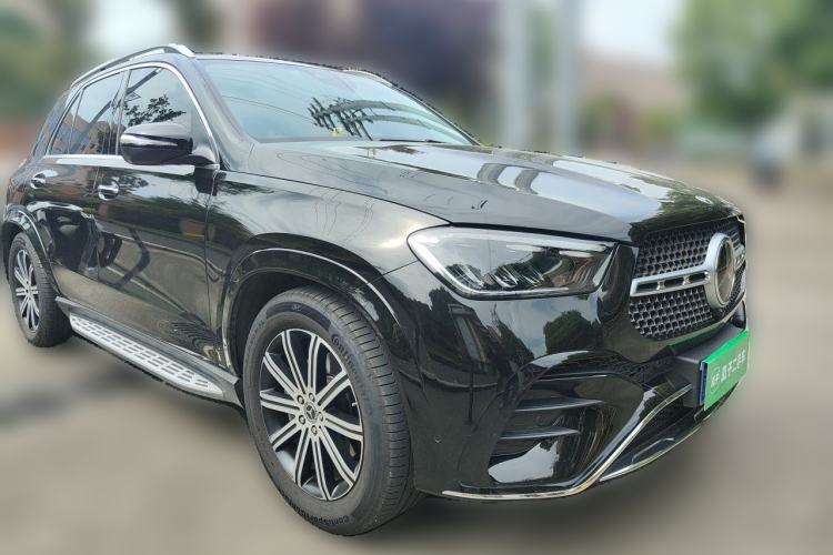 Used Mercedes-Benz GLE 2024 Refreshed GLE 350 4MATIC Stylish Edition Front Right 45 Deg