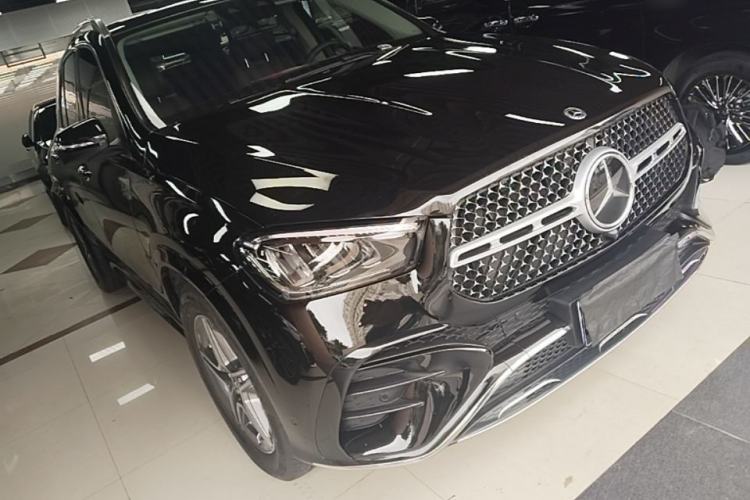 Used Mercedes-Benz GLE 2024 GLE 450 4MATIC Stylish Model Front Right 45 Deg