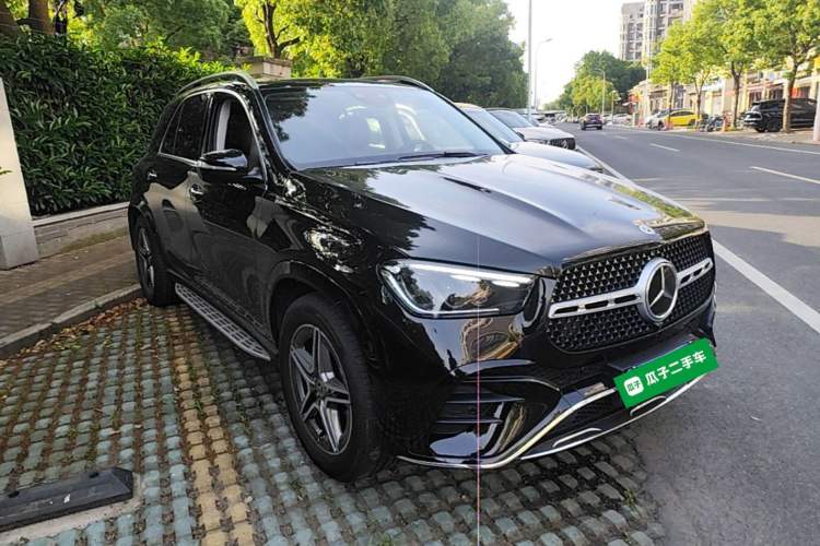 Used Mercedes-Benz GLE 2024 GLE 450 4MATIC Stylish Model Front Right 45 Deg