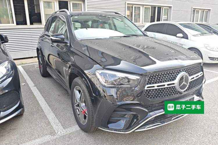 Used Mercedes-Benz GLE 2024 GLE 450 4MATIC Stylish Model Front Right 45 Deg