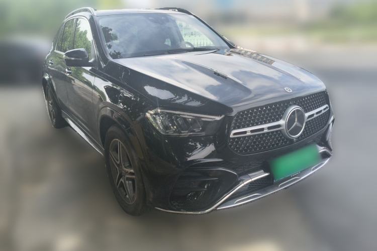 Used Mercedes-Benz GLE 2024 GLE 450 4MATIC Stylish Model Front Right 45 Deg