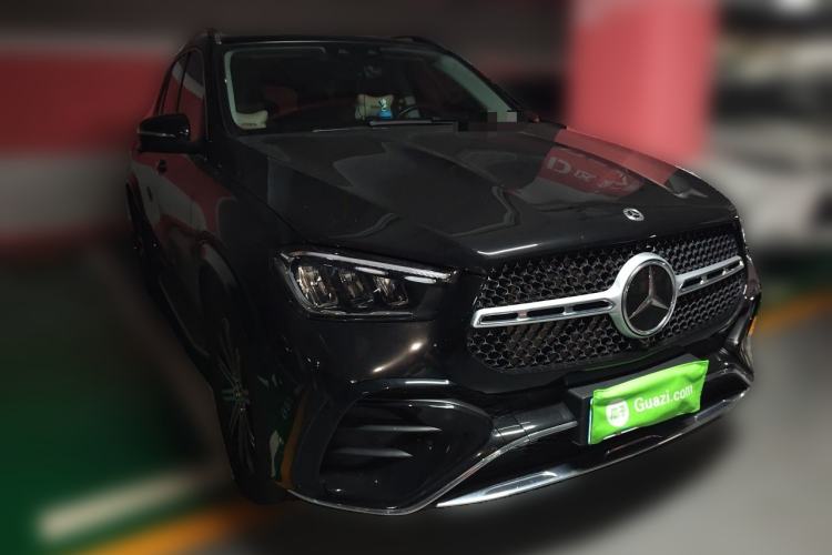 Used Mercedes-Benz GLE 2024 Refreshed GLE 350 4MATIC Stylish Edition Front Right 45 Deg