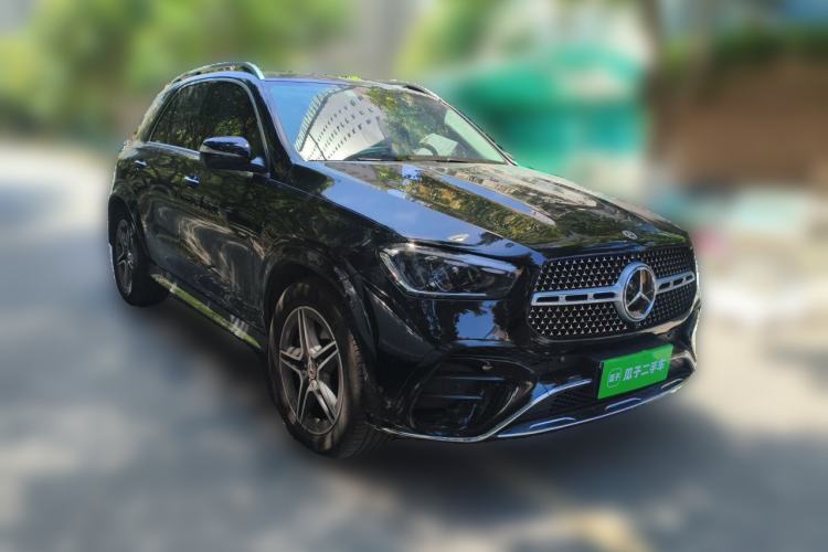 Used Mercedes-Benz GLE 2024 GLE 450 4MATIC Stylish Model Front Right 45 Deg
