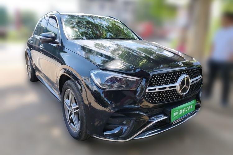 Used Mercedes-Benz GLE 2024 GLE 450 4MATIC Stylish Model Front Right 45 Deg