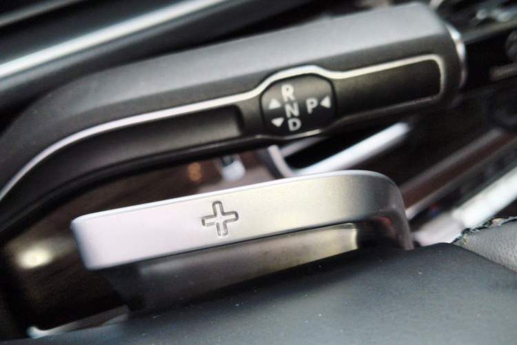 Used Mercedes-Benz GLE 2024 Refreshed GLE 350 4MATIC Stylish Edition Gear Lever