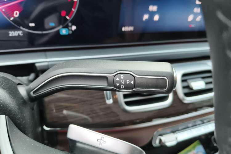 Used Mercedes-Benz GLE 2024 Refreshed GLE 350 4MATIC Stylish Edition Gear Lever