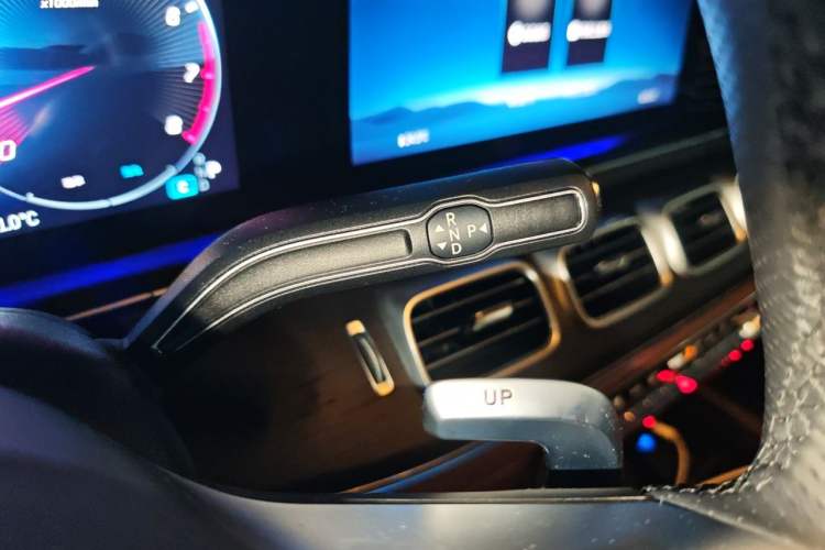 Used Mercedes-Benz GLE 2024 GLE 450 4MATIC Luxury Model Gear Lever