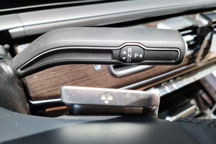Used Mercedes-Benz GLE 2024 GLE 350 4MATIC Stylish Model Gear Lever