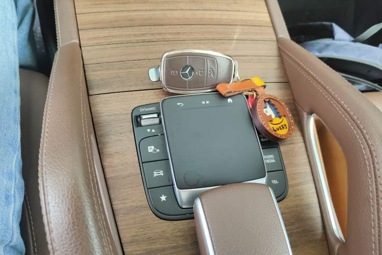 Used Mercedes-Benz GLE 2024 GLE 450 4MATIC Stylish Model Gear Lever