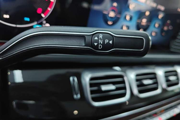 Used Mercedes-Benz GLE 2024 GLE 350 4MATIC Stylish Model Gear Lever