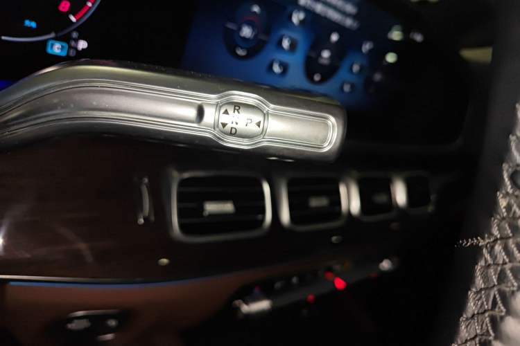 Used Mercedes-Benz GLE 2024 GLE 350 4MATIC Stylish Model Gear Lever