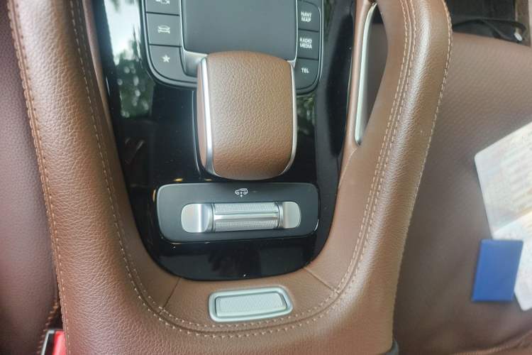 Used Mercedes-Benz GLE 2024 Refreshed GLE 350 4MATIC Stylish Edition Gear Lever