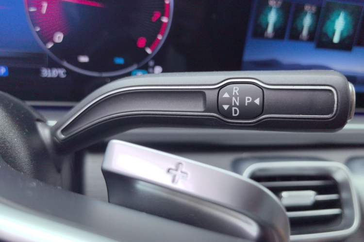 Used Mercedes-Benz GLE 2024 Refreshed GLE 350 4MATIC Stylish Edition Gear Lever