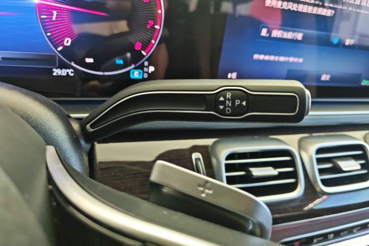Used Mercedes-Benz GLE 2024 Refreshed GLE 350 4MATIC Stylish Edition Gear Lever